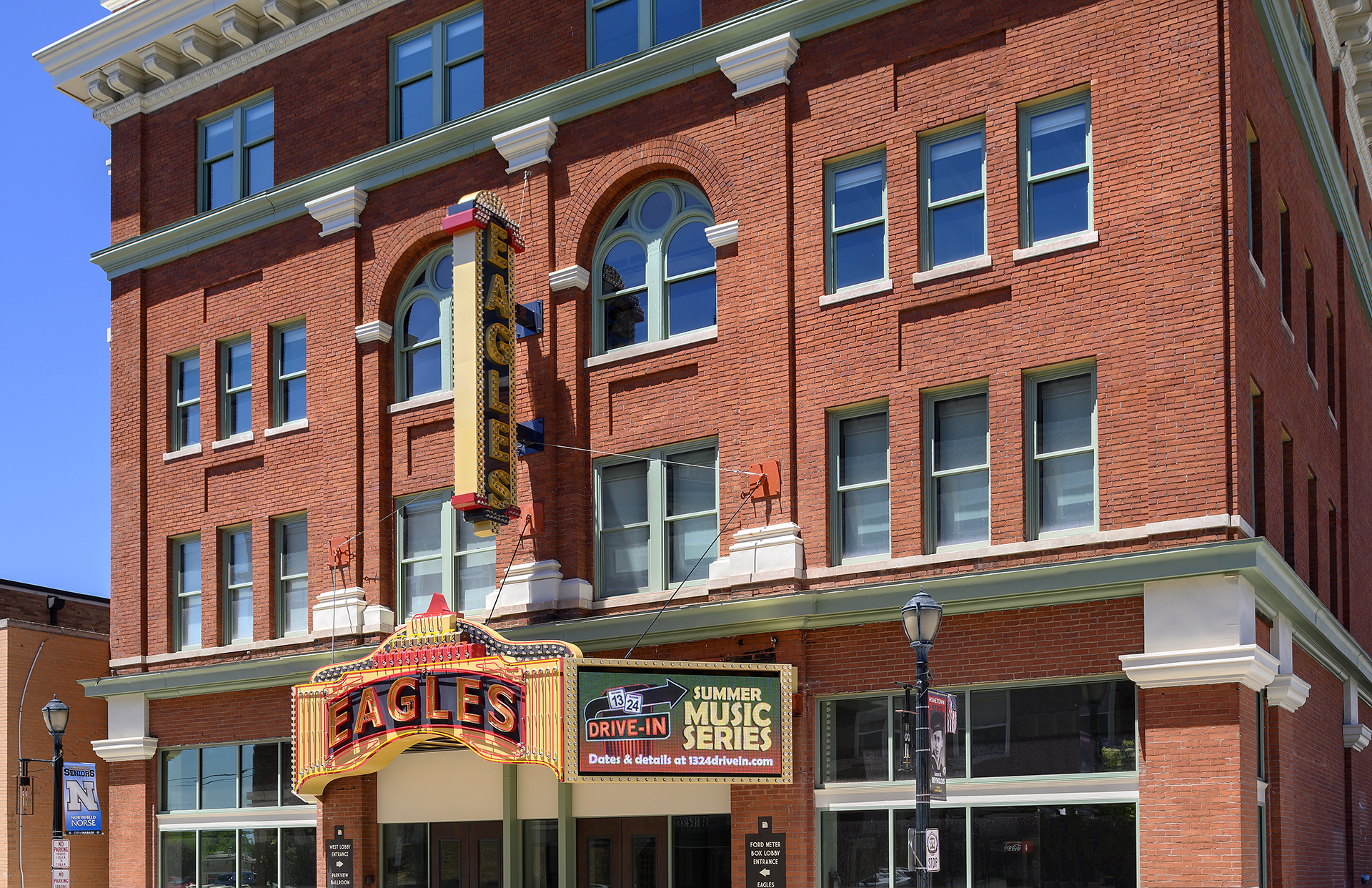 Eagles Theatre – krM Architecture